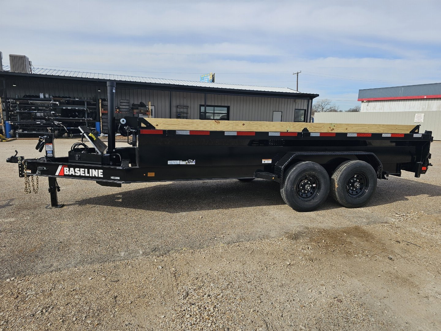 New 2025 Diamond C Trailers BASELINE HDU208 16X82 Dump Trailer
