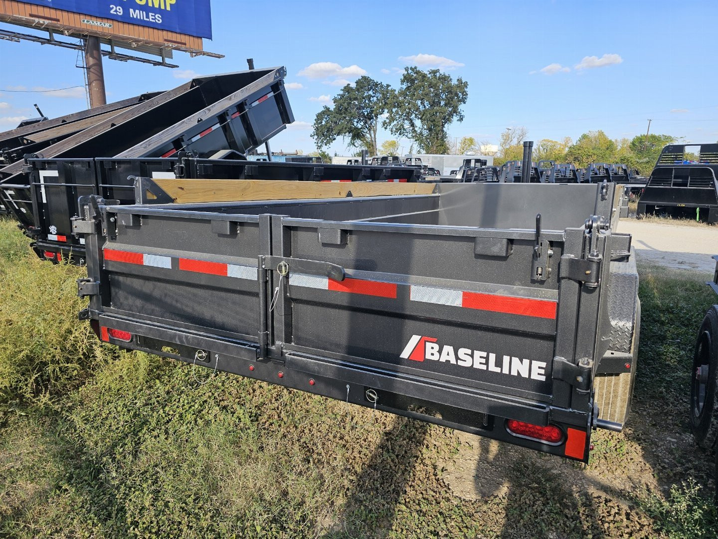 New 2025 Diamond C Trailers BASELINE HDU207 16X82 Dump Trailer