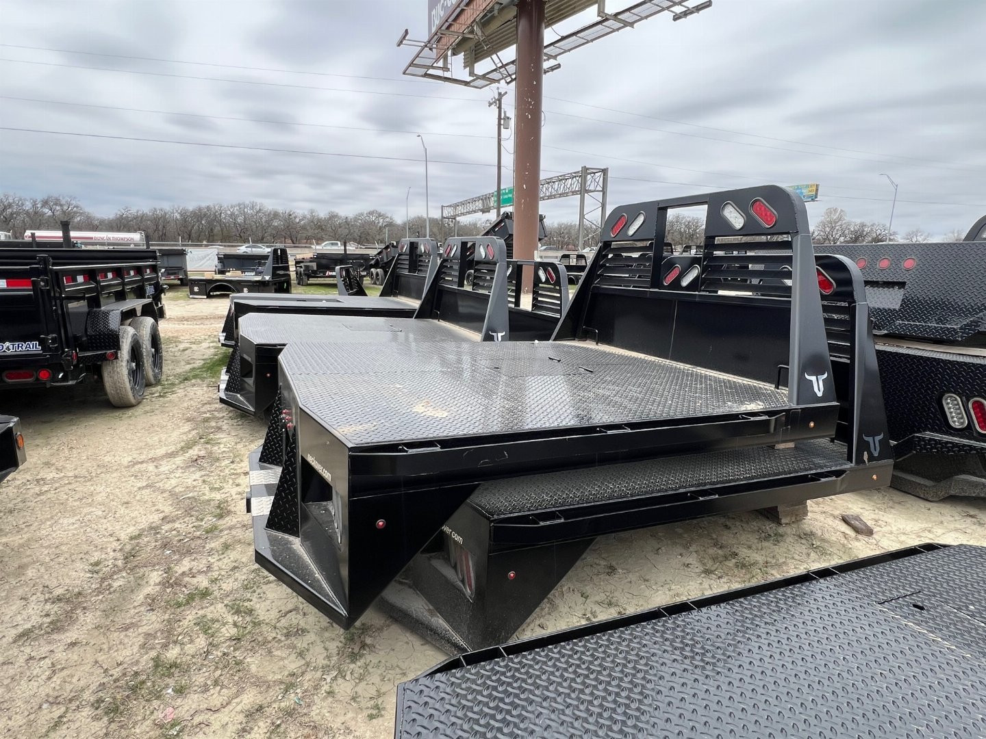 New 2023 NECKOVER PLATFORM SHORT BED SINGLE WHEEL TRUCK BED