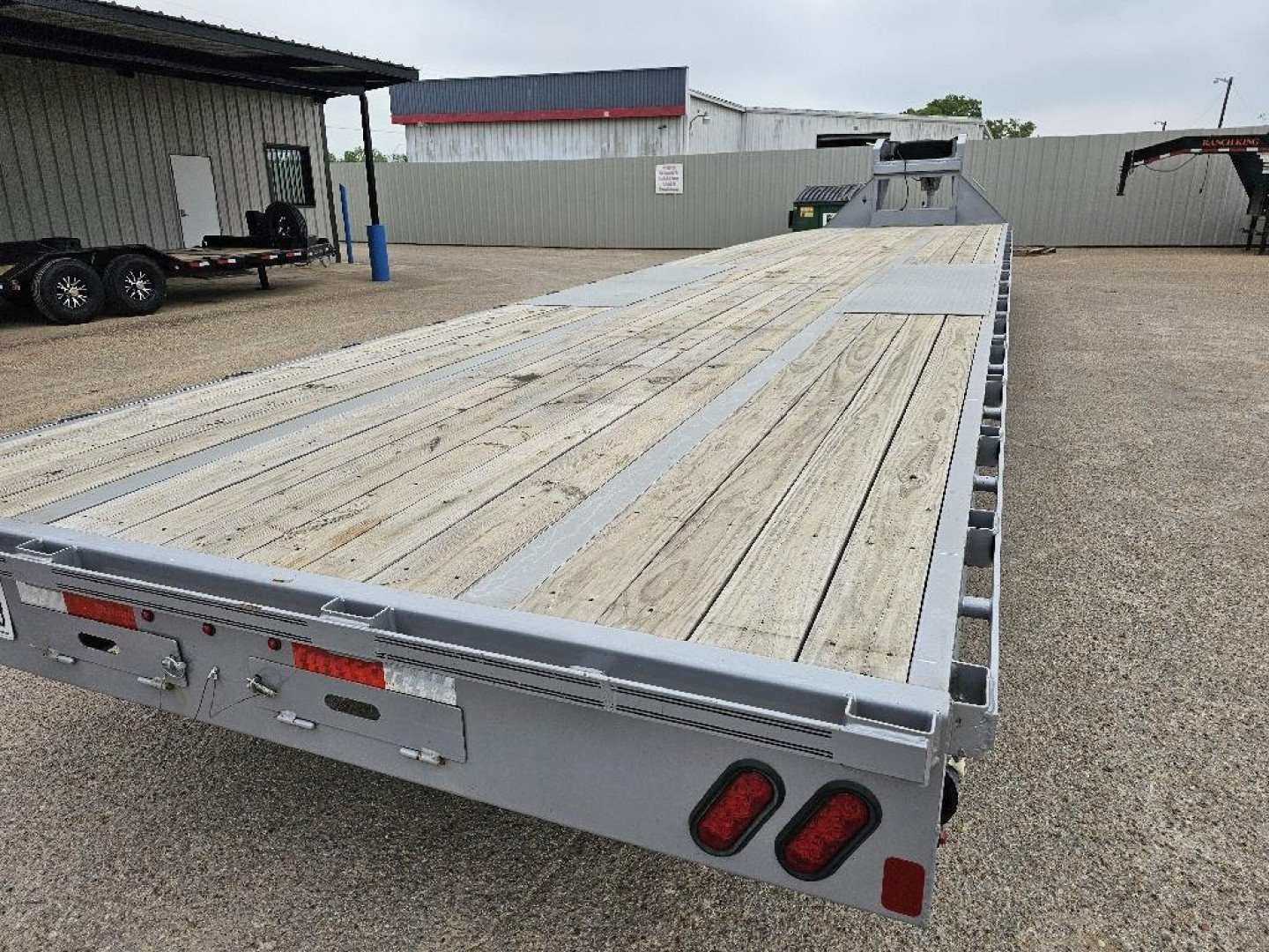 Used 2023 DIAMOND C FMAX210 102X40SD