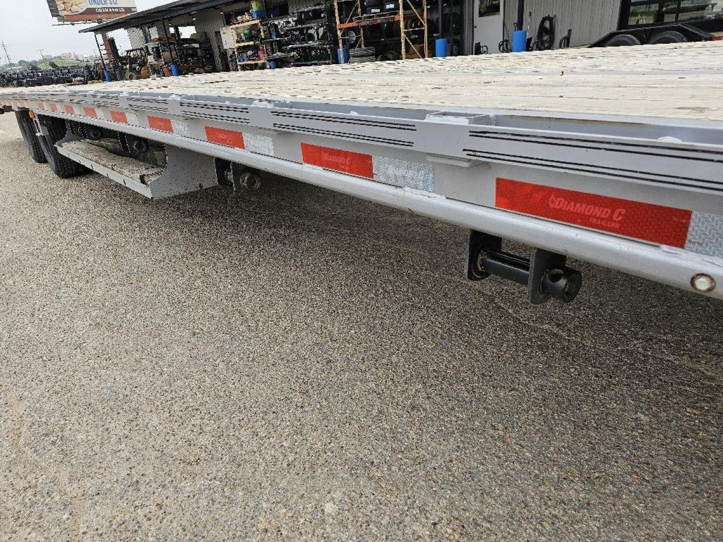 Used 2023 DIAMOND C FMAX210 102X40SD