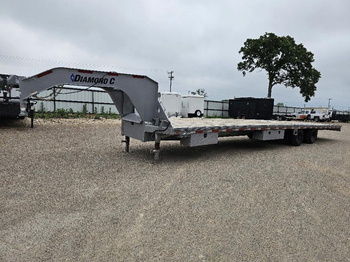 Used 2023 DIAMOND C FMAX210 102X40SD