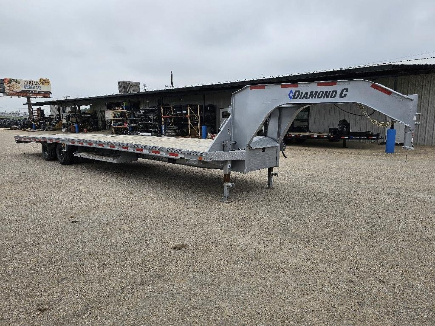 Used 2023 DIAMOND C FMAX210 102X40SD