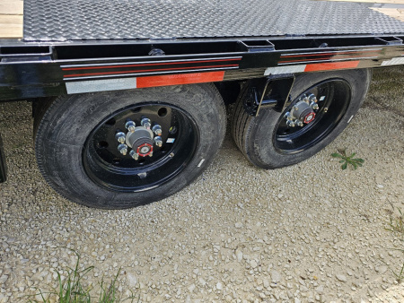 New 2023 Diamond C Trailers FMAX208 102x40 MR Gooseneck Bodies