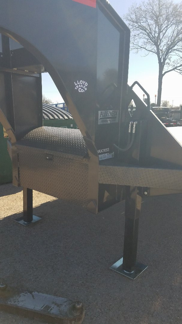 New 2023 Diamond C Trailers FMAX210SS 35x102 MR Gooseneck Bodies