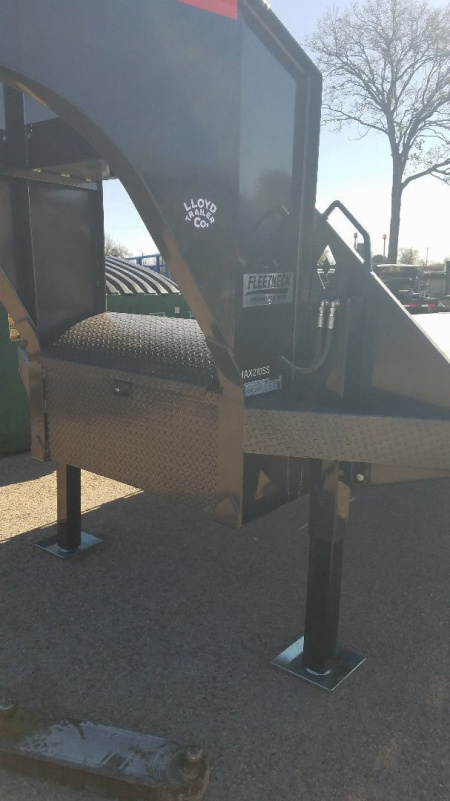 New 2023 Diamond C Trailers FMAX210SS 35x102 MR Gooseneck Bodies