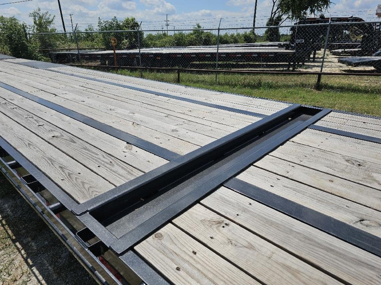 New 2024 LOAD TRAIL LP53 102X53 STEPDECK
