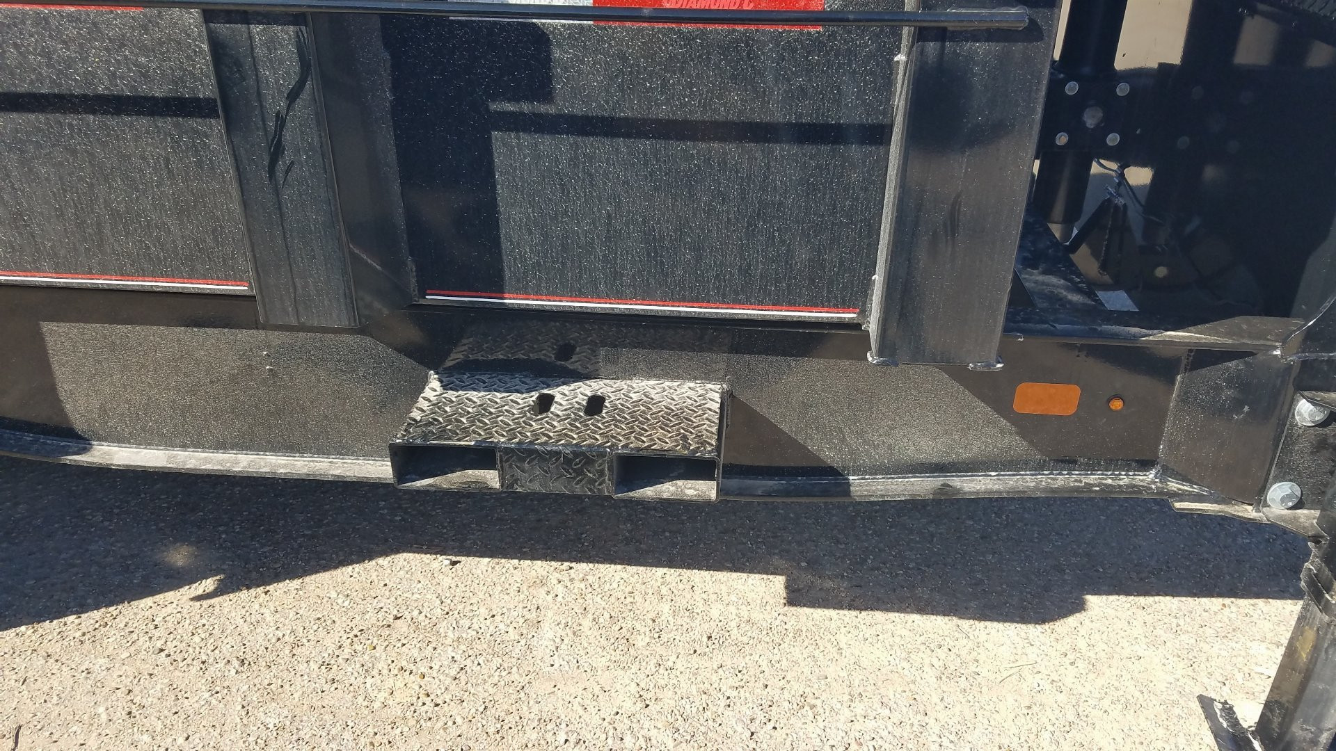New 2023 DIAMOND C LPT208 14x81 GN DUMP TRAILER