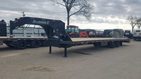 New 2023 Diamond C Trailers FMAX210SS 102x35MR Gooseneck Bodies