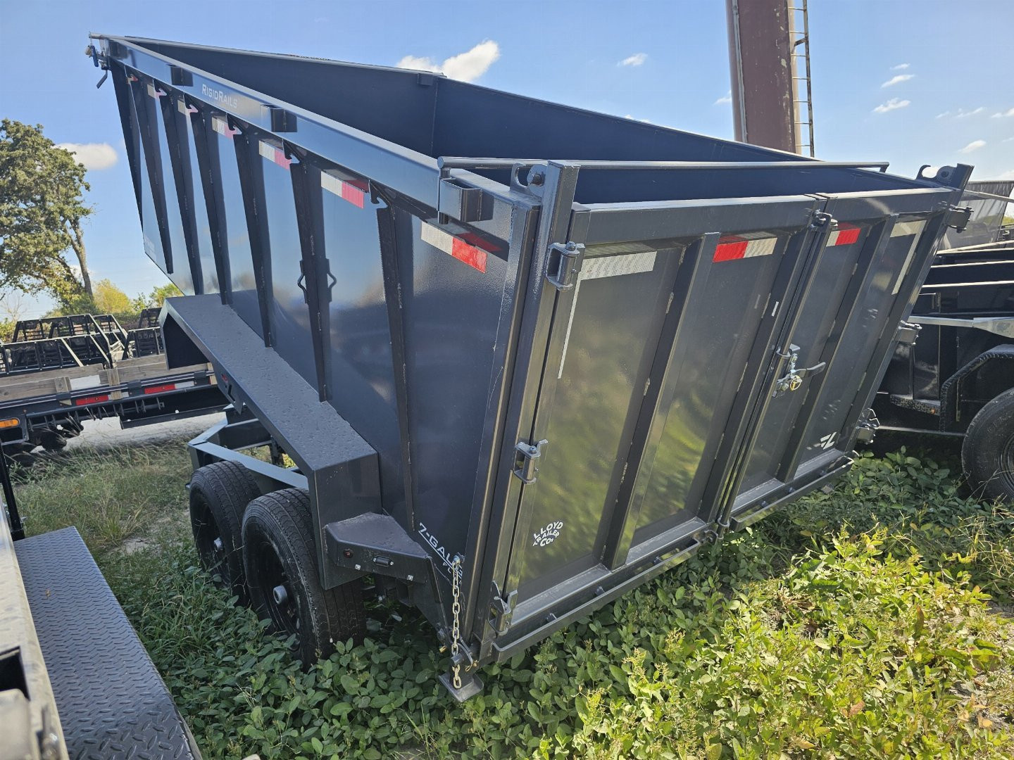 New 2024 LAMAR 14K 83X12 LOW PRO DUMP TRAILER