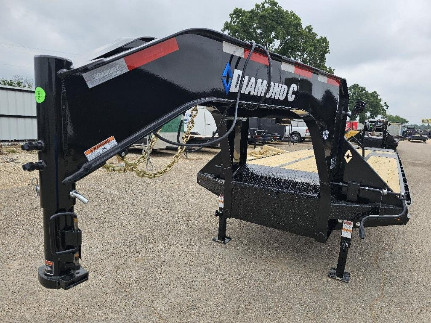 New 2024 DIAMOND C FMAX210 35X102 MR