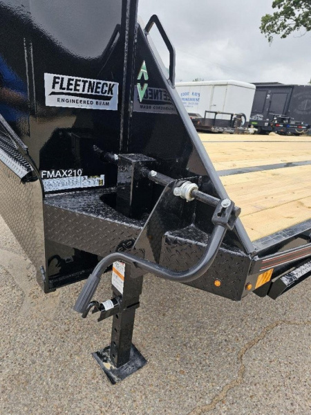 New 2024 DIAMOND C FMAX210 35X102 MR