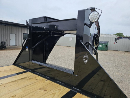 New 2024 DIAMOND C FMAX210 35X102 MR