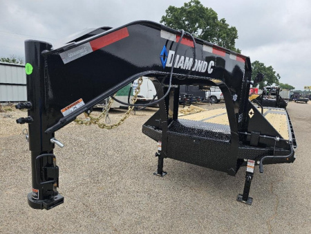 New 2024 DIAMOND C FMAX210 35X102 MR