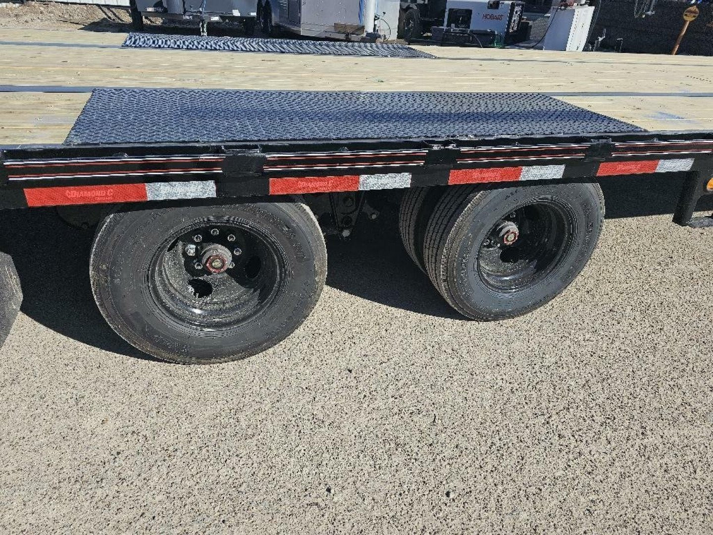 New 2024 DIAMOND C FMAX210 35X102 MR