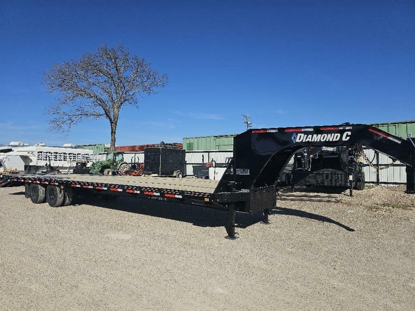 New 2024 DIAMOND C FMAX210 35X102 MR