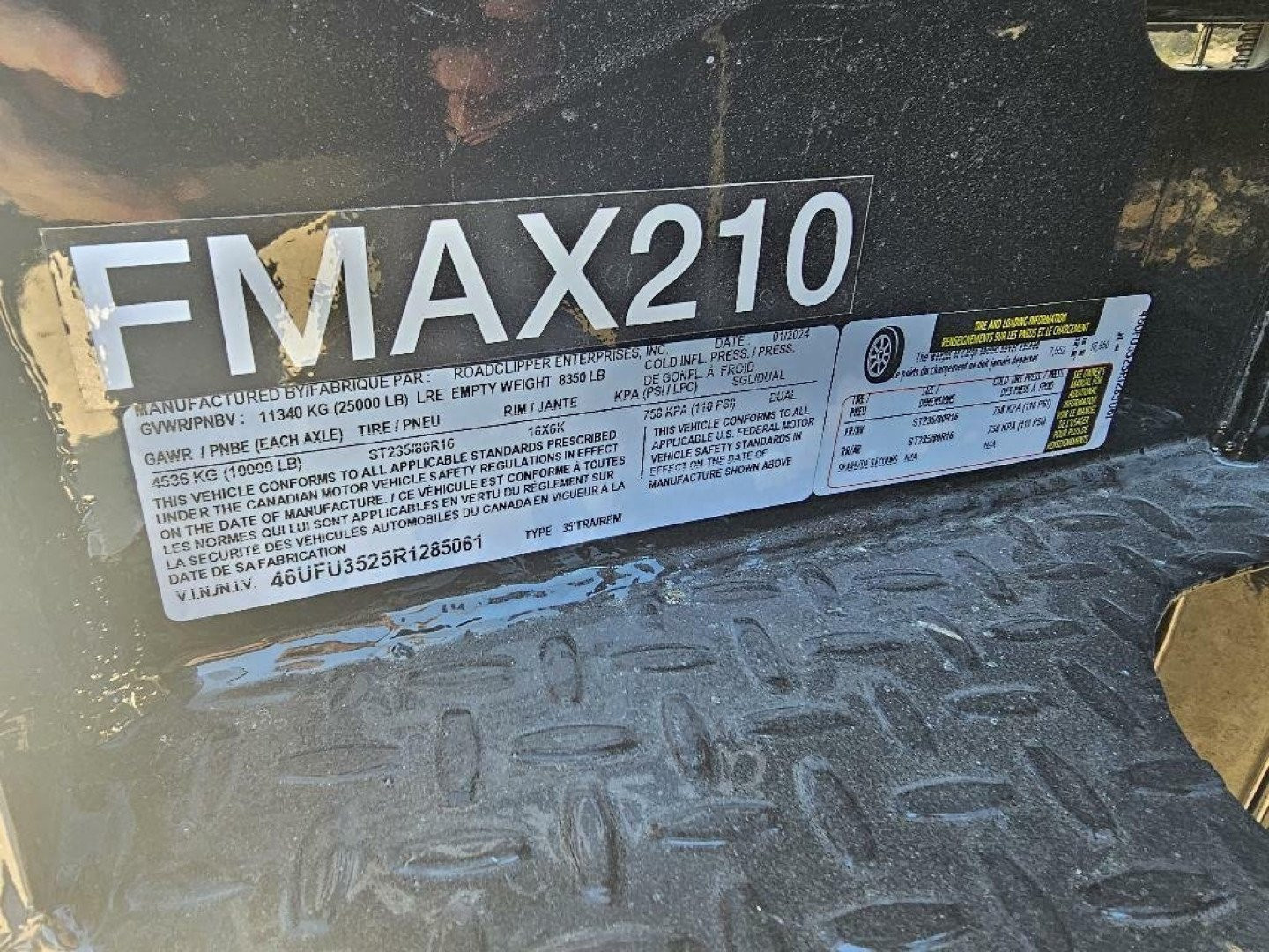 New 2024 DIAMOND C FMAX210 35X102 MR