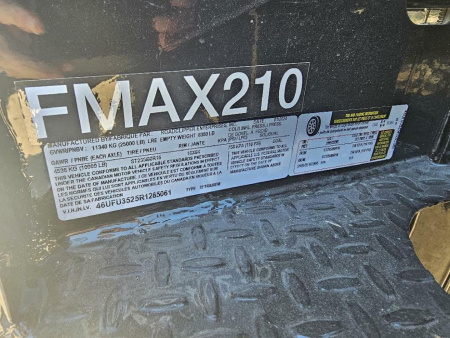 New 2024 DIAMOND C FMAX210 35X102 MR