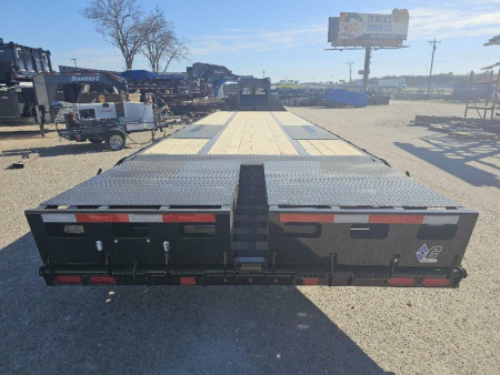 New 2024 DIAMOND C FMAX210 35X102 MR