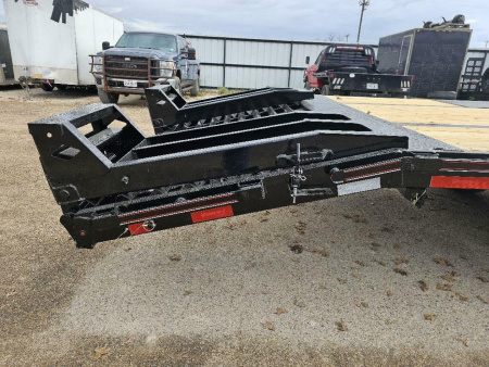 New 2024 DIAMOND C FMAX216 102X35 XDR