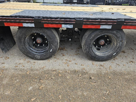 New 2024 DIAMOND C FMAX216 102X35 XDR