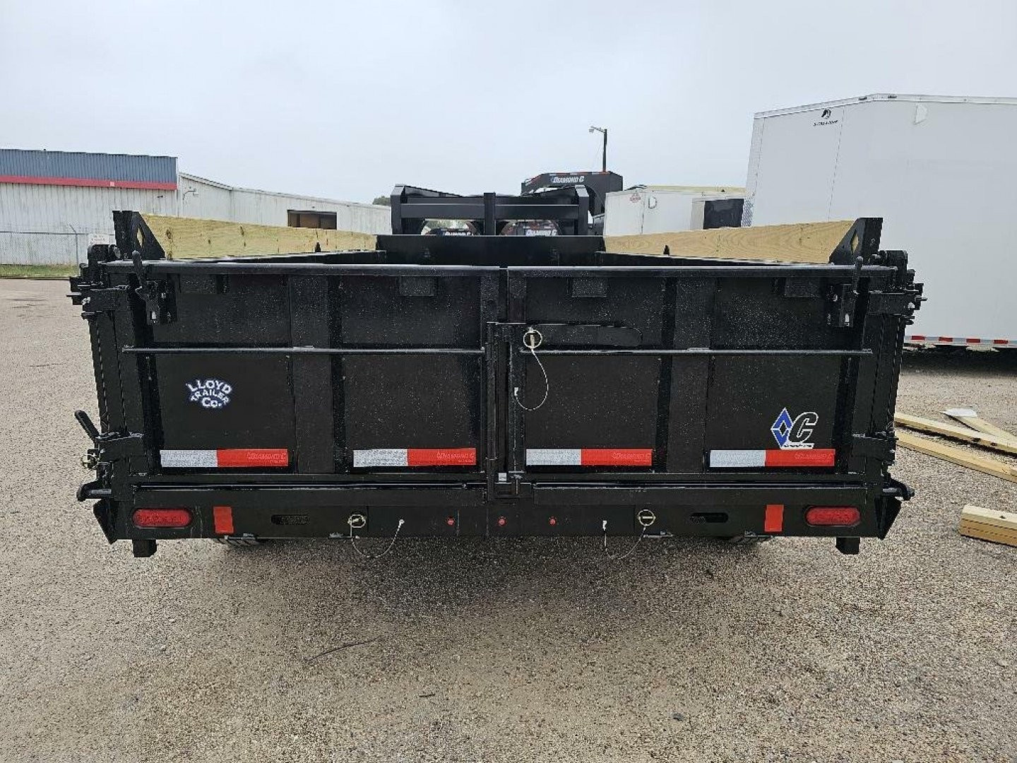 New 2024 DIAMOND C LPT210 16X82 GN