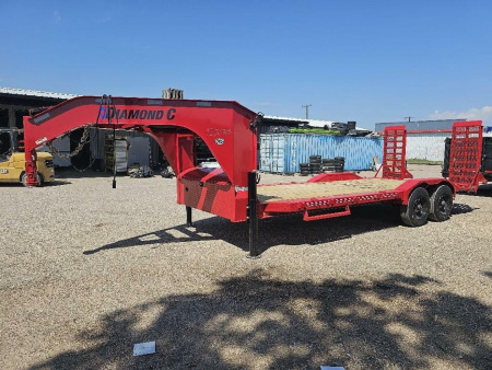 New 2024 DIAMOND C LPX210 GN 20X82 MAX WIDE PACKAGE