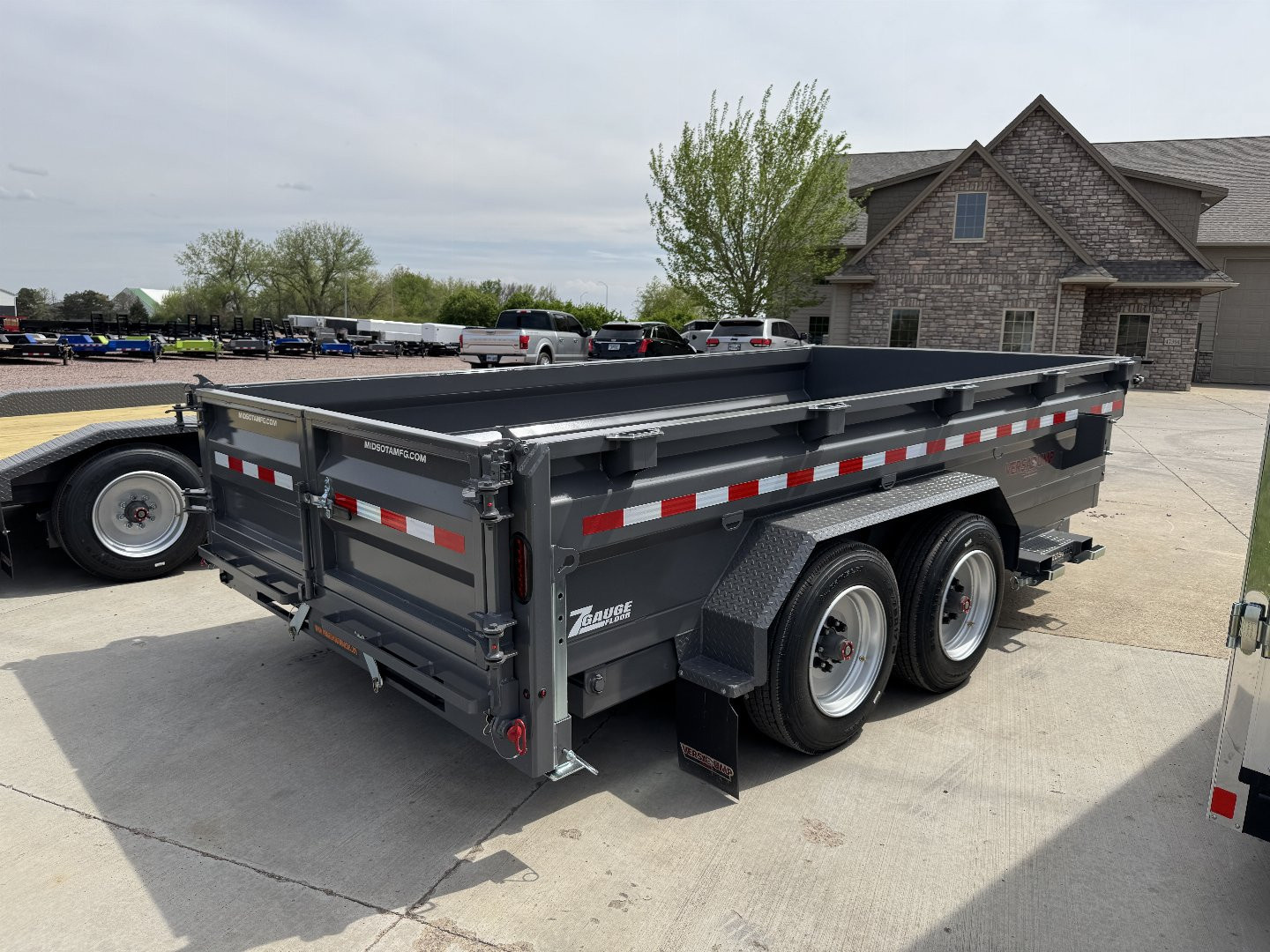 New 2025 Midsota HV-14 17.6k Dump Trailer