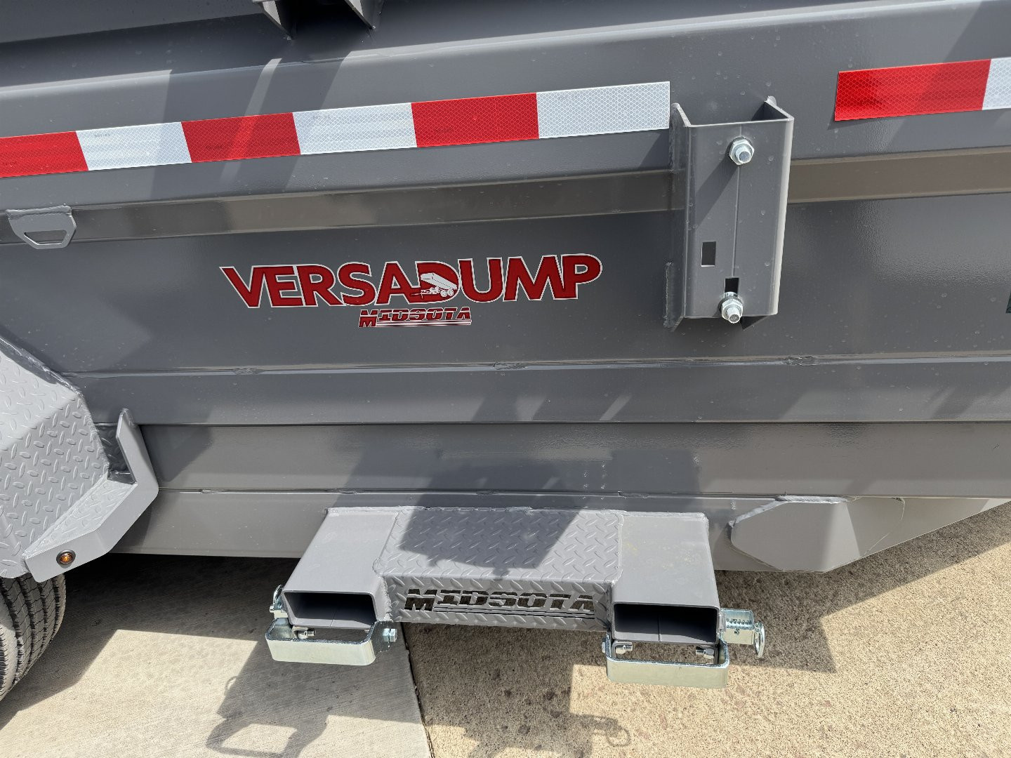 New 2025 Midsota HV-14 17.6k Dump Trailer