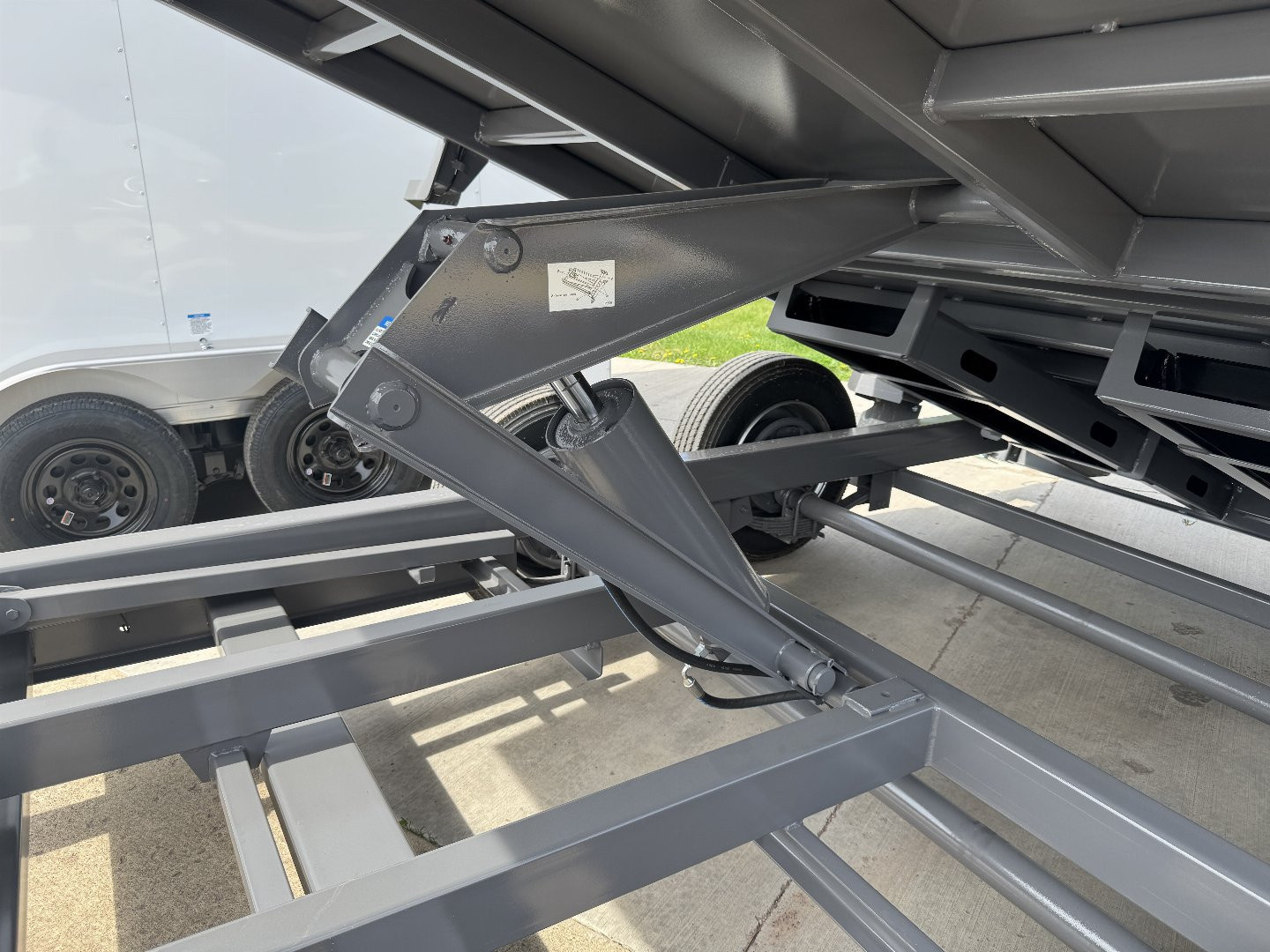 New 2025 Midsota HV-14 17.6k Dump Trailer