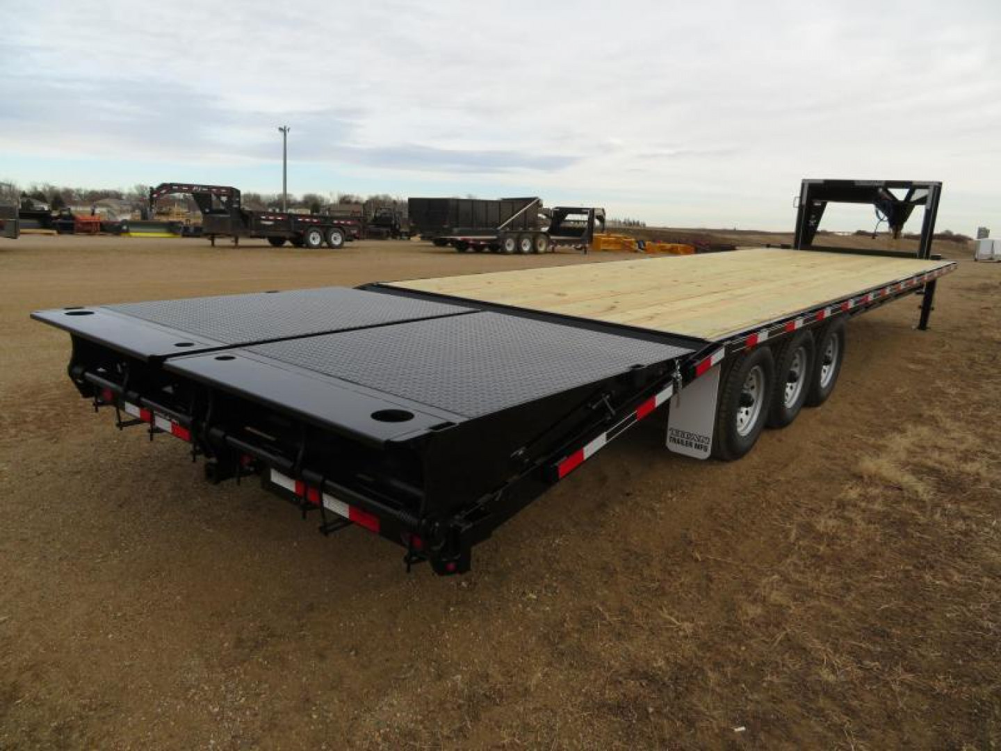 New 2026 Titan Trailer 32 Flatbed Trailer