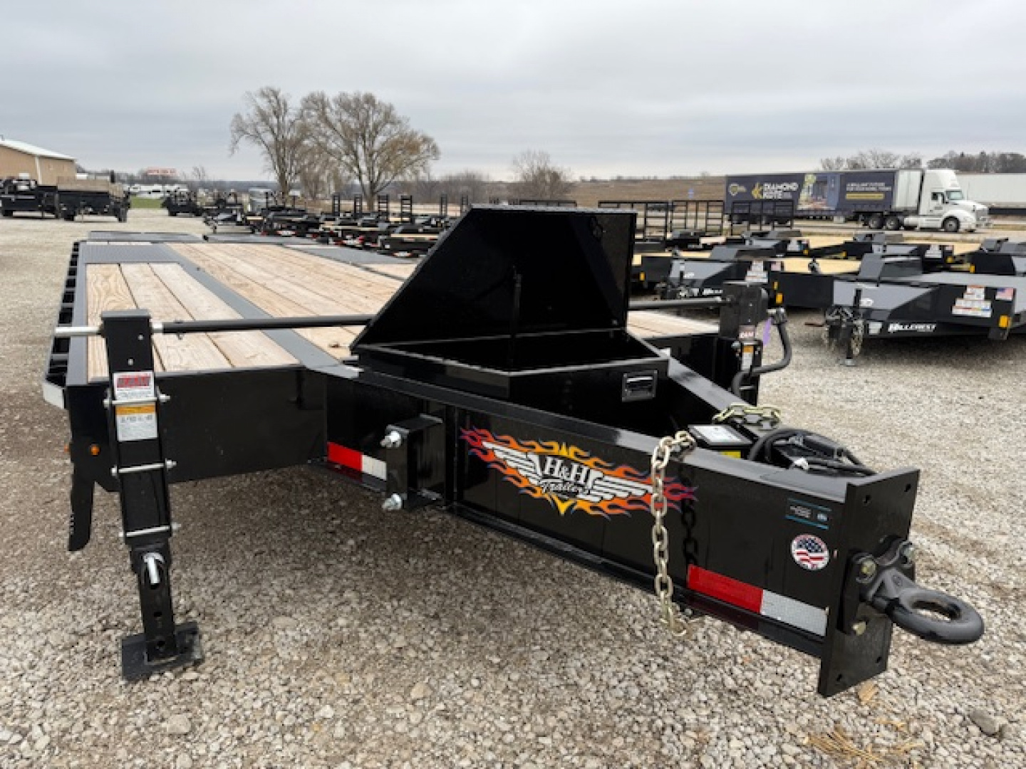 New 2026 H&H Black 102”x20’+5’ 22.5k HD Low Profile Dovetail Super Deluxe Ramps Deckover Trailer