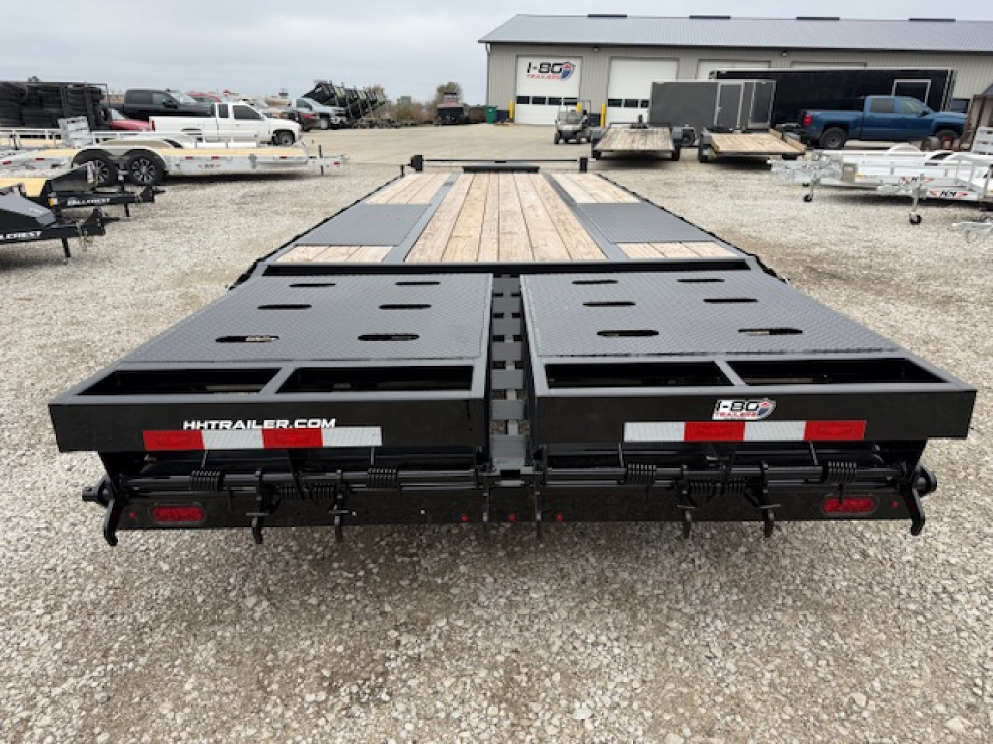New 2026 H&H Black 102”x20’+5’ 22.5k HD Low Profile Dovetail Super Deluxe Ramps Deckover Trailer