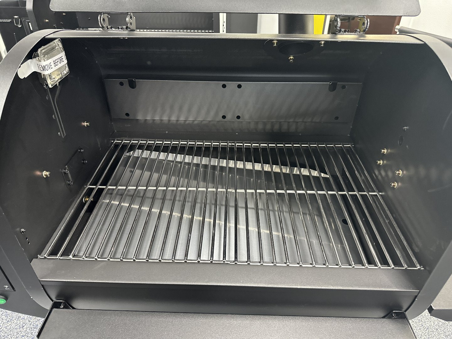 New 2025 Green Mountain Grills LEDGE 2.0 Pellet Smoker
