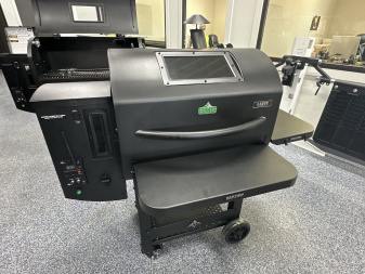 New 2025 Green Mountain Grills LEDGE 2.0 Pellet Smoker