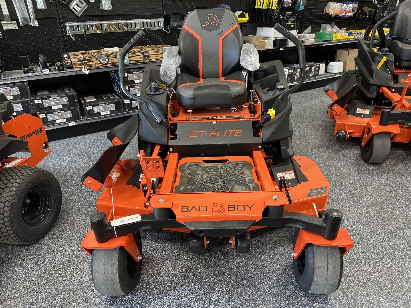 New 2025 Bad Boy 54" ZT Elite Briggs CXI 24HP Lawn Mower