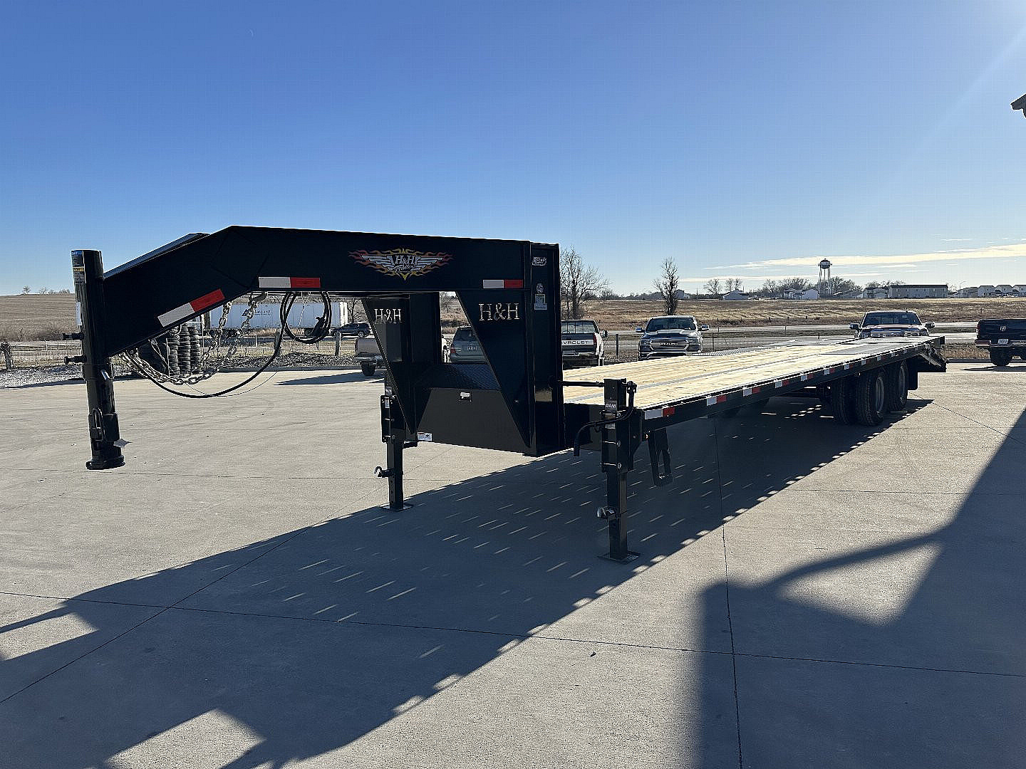New 2025 H&H 102"x25'+5' 25.9k Heavy Duty Low Profile Dovetail Super Deluxe Ramps Gooseneck Deckover Flatbed Trailer