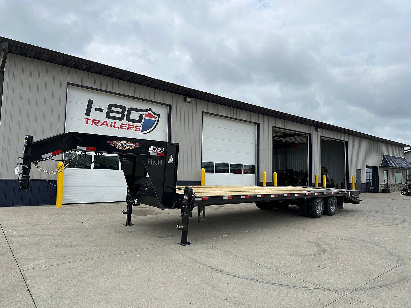 New 2025 H&H 102"x25'+5' 25.9K Heavy Duty Low Profile Dovetail Super Deluxe Ramps Goosneck Deckover Trailer