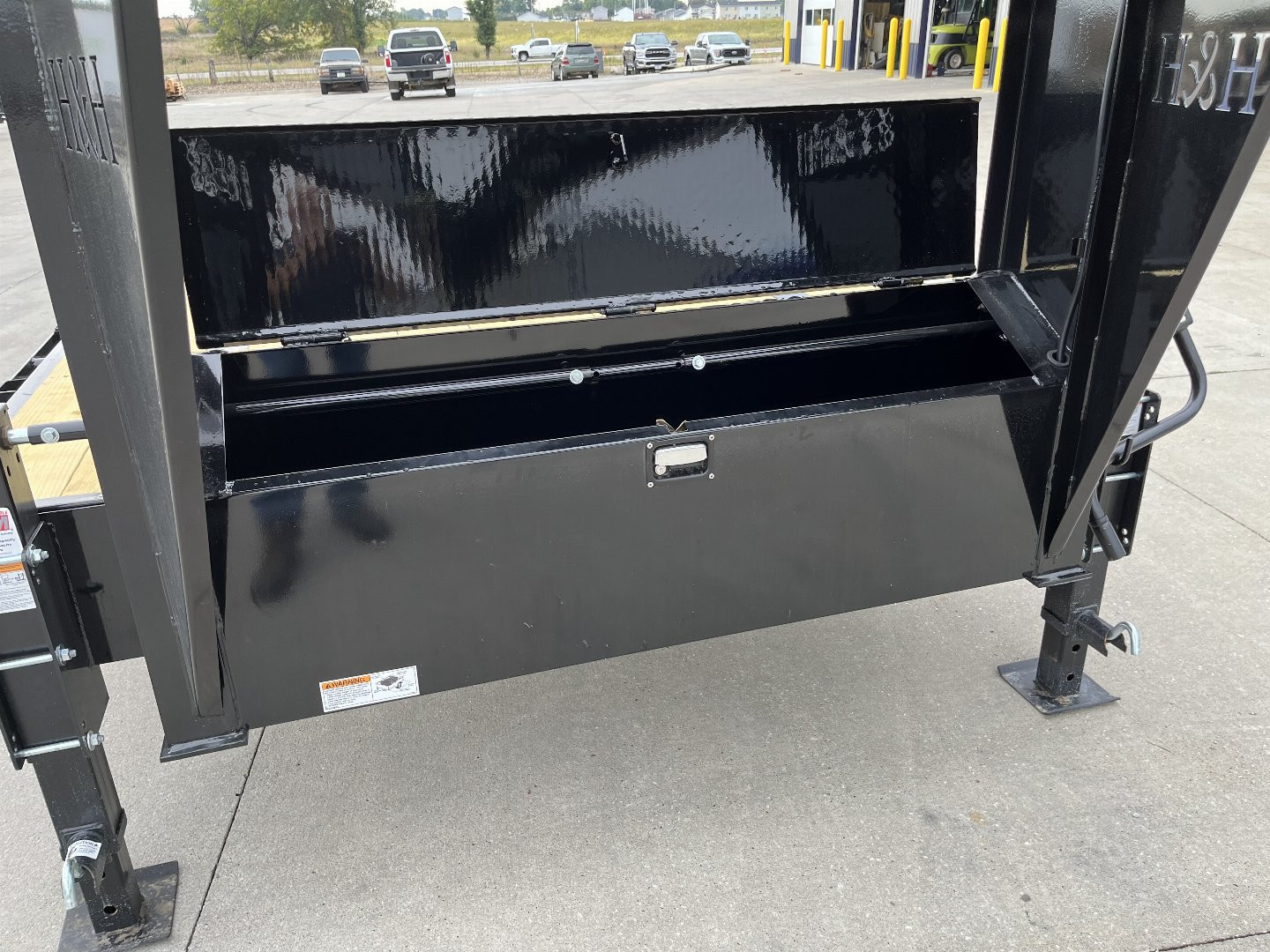 New 2025 H&H Trailers 102"x20'+5' 16k Low Profile Dovetail Super Deluxe Ramps Gooseneck Flatbed Deckover Trailer