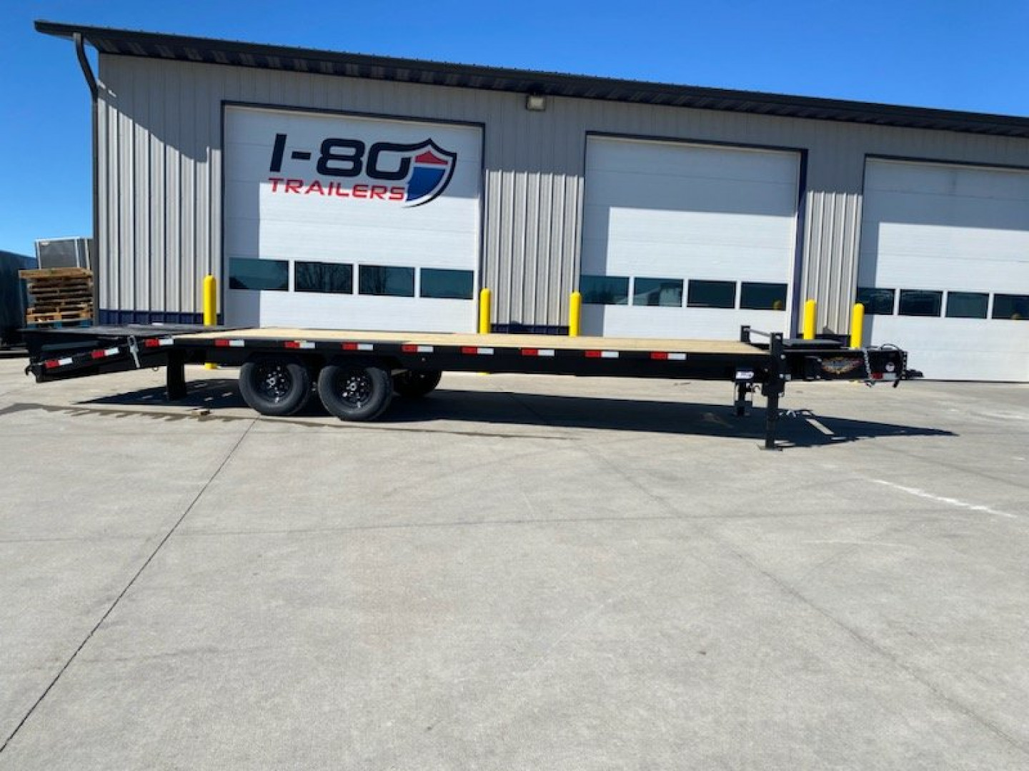 New 2025 H&H Trailers 102"x20'+5' 15.5k Low Profile Dovetail Super Deluxe Ramps Bumper Pull Deckover Flatbed Trailer