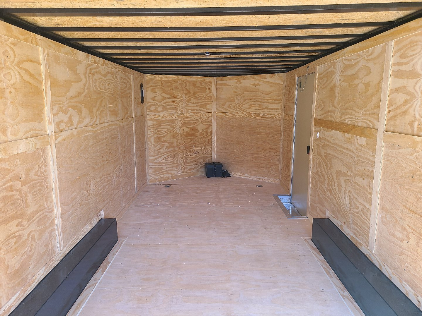 New Freedom 8.5×18 TA 10K Enclosed Car Hauler