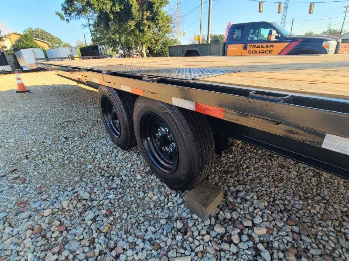 New 2025 Down 2 Earth 8.5x36 17.5K Deckover Trailer