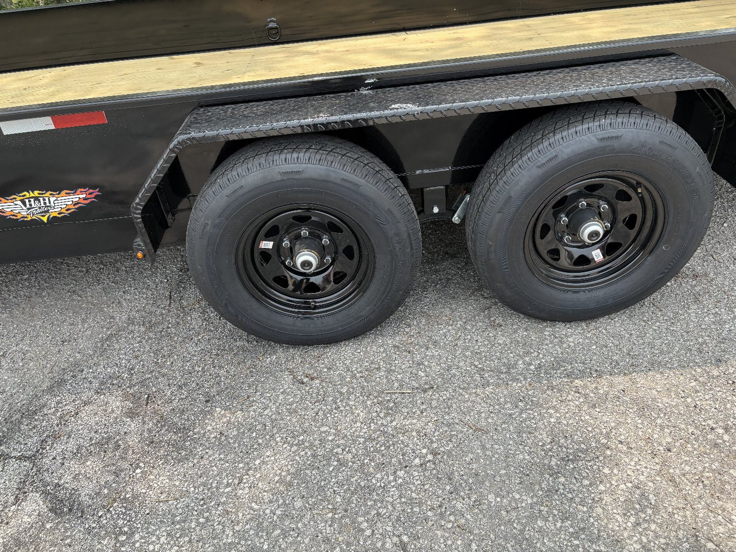 New 2025 H&H 82" x 20' 10k Solid Side w/Ladder Gate