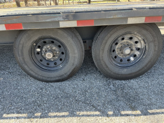 Used 2023 Lamar Trailers 8.5x24 Power Tilt 14k Deckover Trailer