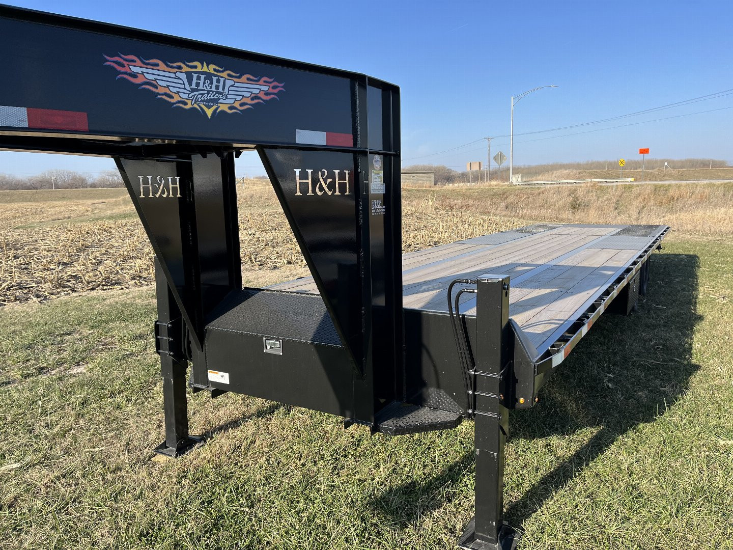 New 2025 H&H Deckover Hyd Tail Deckover Trailer