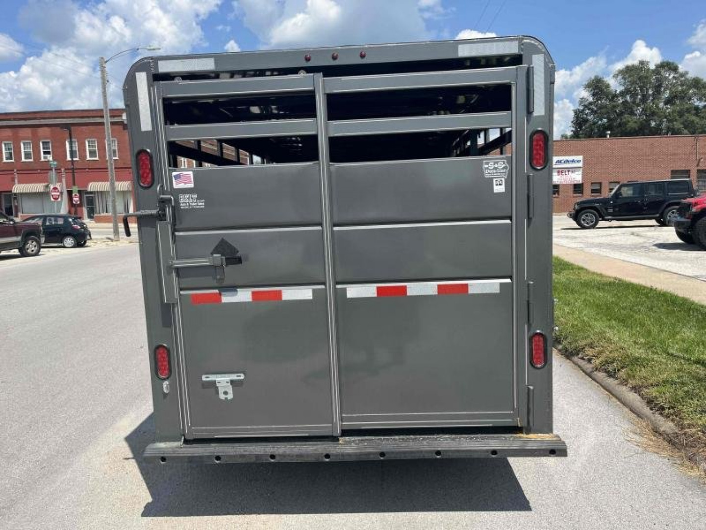 New 2024 SS Duraline Livestock Gooseneck 6'8 x6'6 x20' 14K Center Gate Vents Spare Rubber Bumper Stock / Stock Combo Trailer