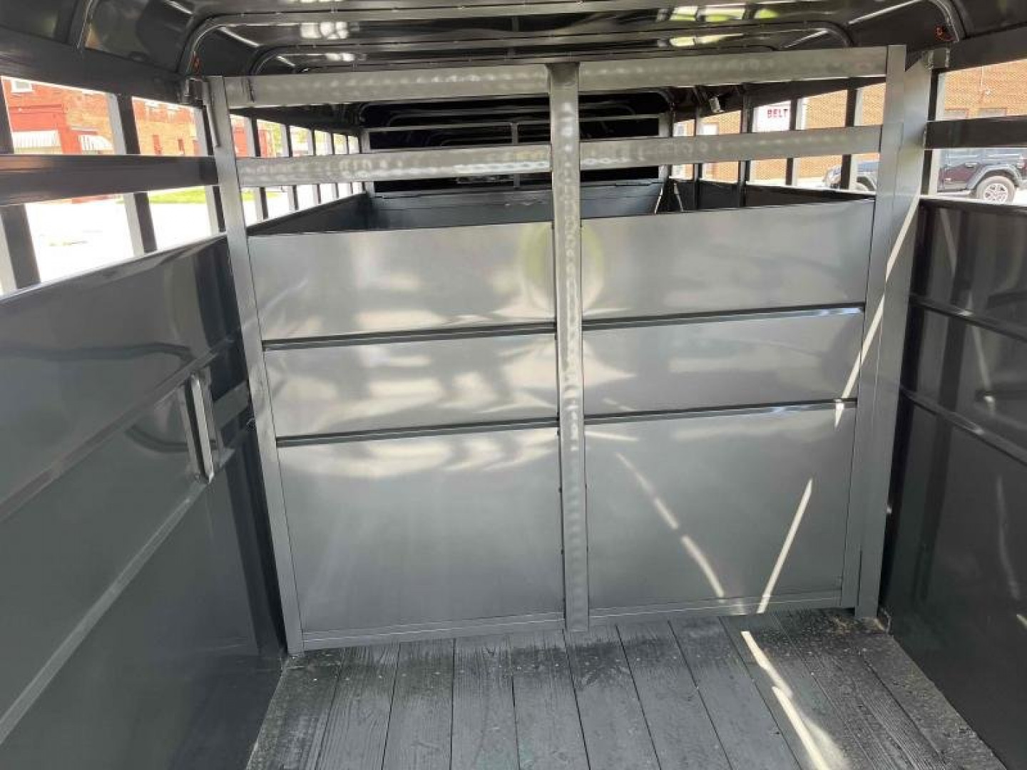 New 2024 SS Duraline Livestock Gooseneck 6'8 x6'6 x20' 14K Center Gate Vents Spare Rubber Bumper Stock / Stock Combo Trailer