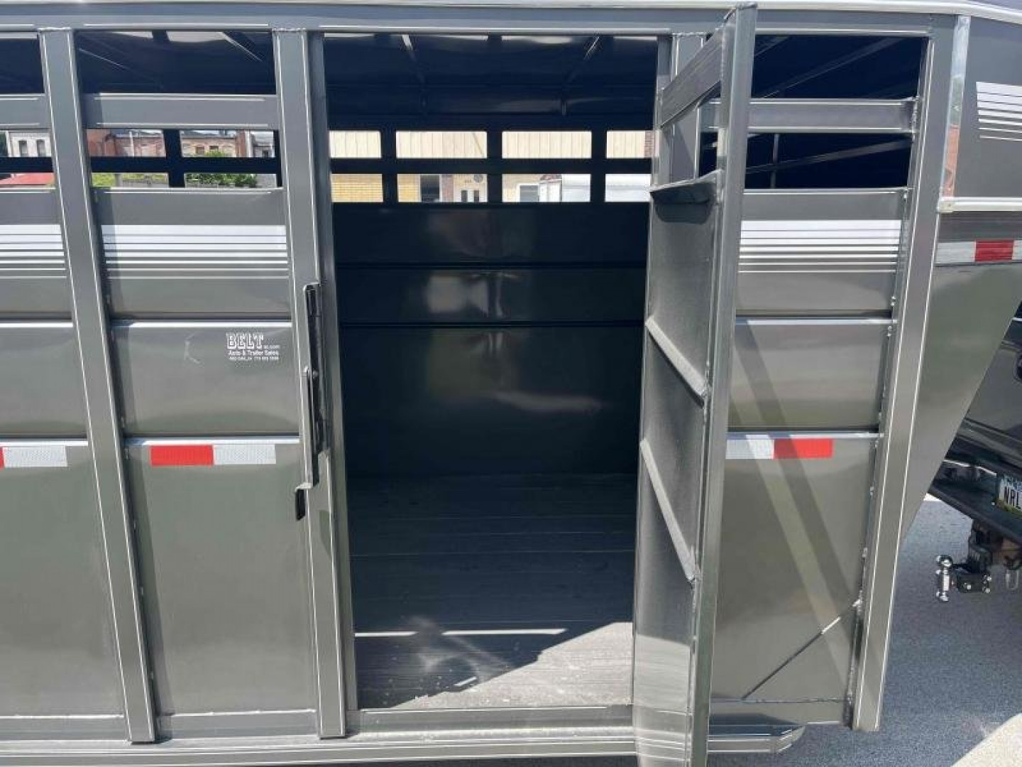New 2024 SS Duraline Livestock Gooseneck 6'8 x6'6 x20' 14K Center Gate Vents Spare Rubber Bumper Stock / Stock Combo Trailer