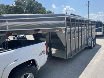 New 2024 SS Duraline Livestock Gooseneck 6'8 x6'6 x20' 14K Center Gate Vents Spare Rubber Bumper Stock / Stock Combo Trailer