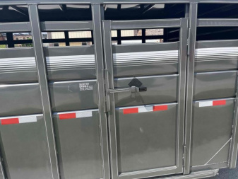 New 2024 SS Duraline Livestock Gooseneck 6'8 x6'6 x20' 14K Center Gate Vents Spare Rubber Bumper Stock / Stock Combo Trailer